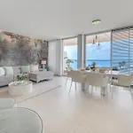 Apartamento Edge Luxury Beachfront 3br, 3 Pools, Spa, Gym *