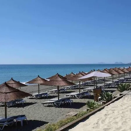 Apartment Edge Luxury Beachfront 3br, 3 Pools, Spa, Gym
