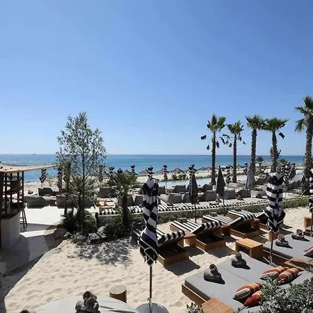 Edge Luxury Beachfront 3br, 3 Pools, Spa, Gym Apartment