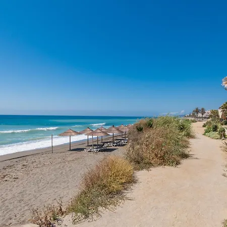Apartment Edge Luxury Beachfront 3br, 3 Pools, Spa, Gym Estepona