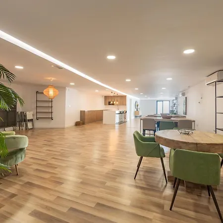Edge Luxury Beachfront 3br, 3 Pools, Spa, Gym Apartment *
