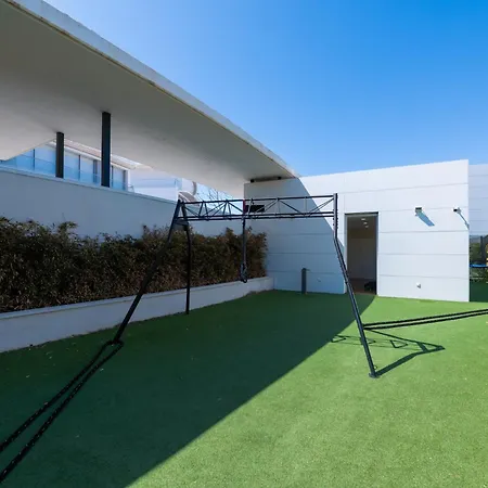 Edge Luxury Beachfront 3br, 3 Pools, Spa, Gym Apartment