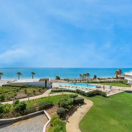 Edge Luxury Beachfront 3br, 3 Pools, Spa, Gym Apartment *