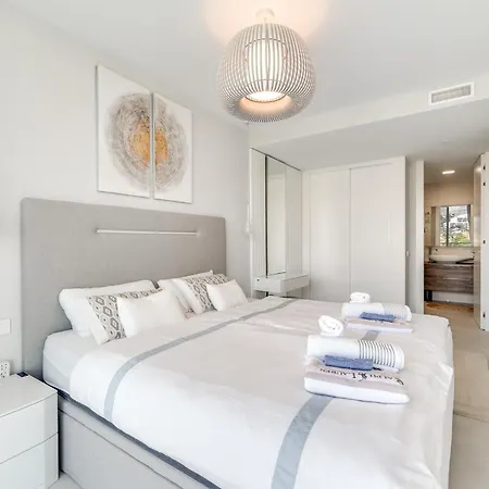 Edge Luxury Beachfront 3br, 3 Pools, Spa, Gym 公寓 *