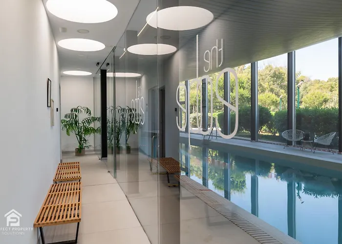 Edge Luxury Beachfront 3br, 3 Pools, Spa, Gym Lägenhet