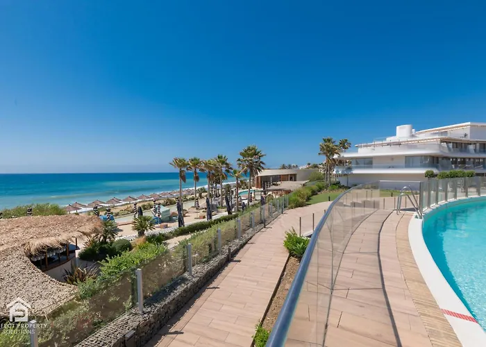 Edge Luxury Beachfront 3br, 3 Pools, Spa, Gym