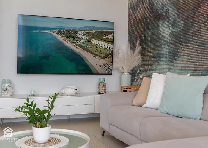 Edge Luxury Beachfront 3br, 3 Pools, Spa, Gym Estepona