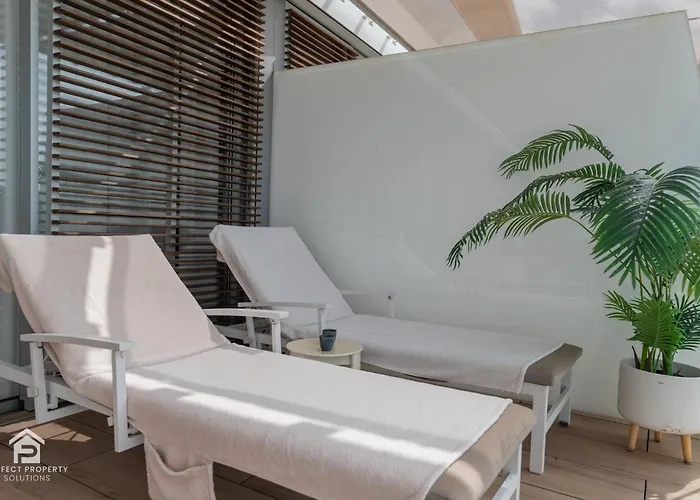 Edge Luxury Beachfront 3br, 3 Pools, Spa, Gym Lägenhet Estepona