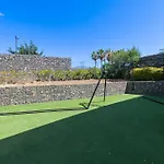 Edge Luxury Beachfront 3br, 3 Pools, Spa, Gym *