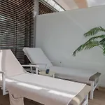 Edge Luxury Beachfront 3br, 3 Pools, Spa, Gym Апартаменти Естепона