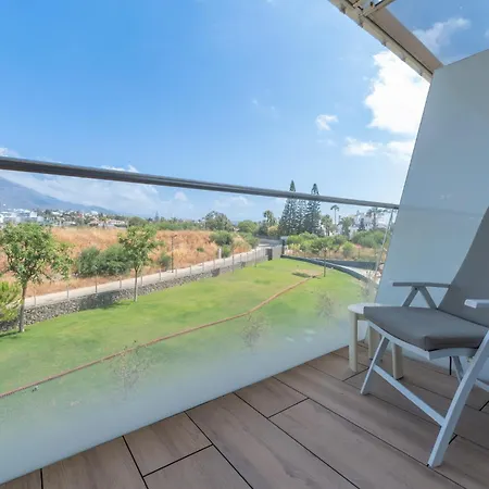 Apartmán Edge Luxury Beachfront 3br, 3 Pools, Spa, Gym *