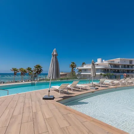 Edge Luxury Beachfront 3br, 3 Pools, Spa, Gym Appartement