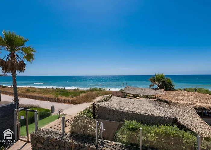 Edge Luxury Beachfront 3br, 3 Pools, Spa, Gym Apartamento Estepona
