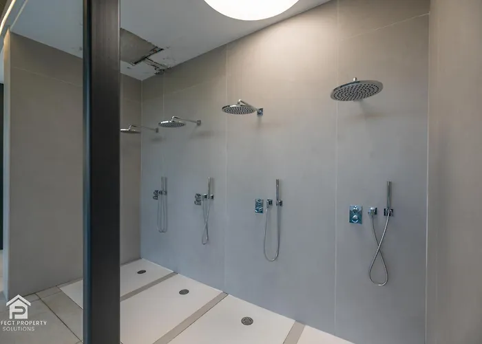 Edge Luxury Beachfront 3br, 3 Pools, Spa, Gym Apartamento Estepona