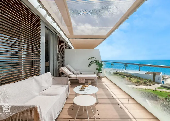 Edge Luxury Beachfront 3br, 3 Pools, Spa, Gym *