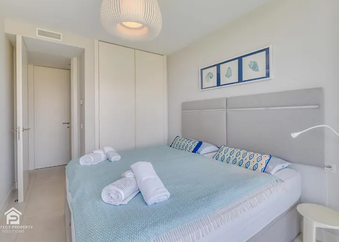 Edge Luxury Beachfront 3br, 3 Pools, Spa, Gym Apartamento