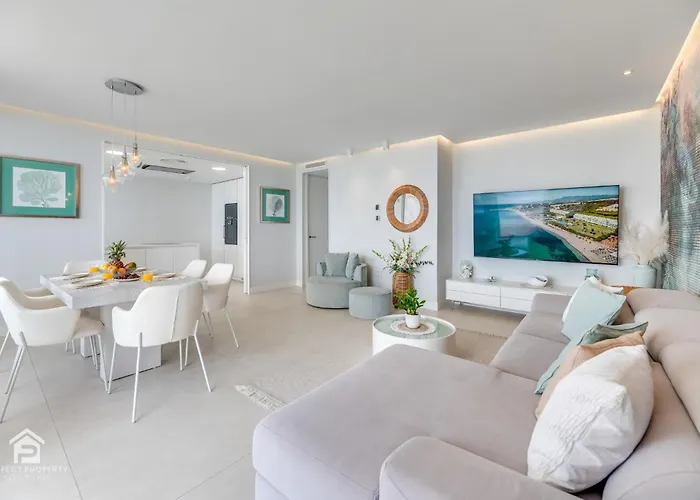 Apartamento Edge Luxury Beachfront 3br, 3 Pools, Spa, Gym *