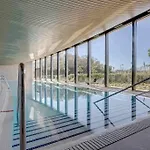 Edge Luxury Beachfront 3br, 3 Pools, Spa, Gym 아파트 에스테포나