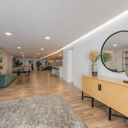 아파트 Edge Luxury Beachfront 3br, 3 Pools, Spa, Gym