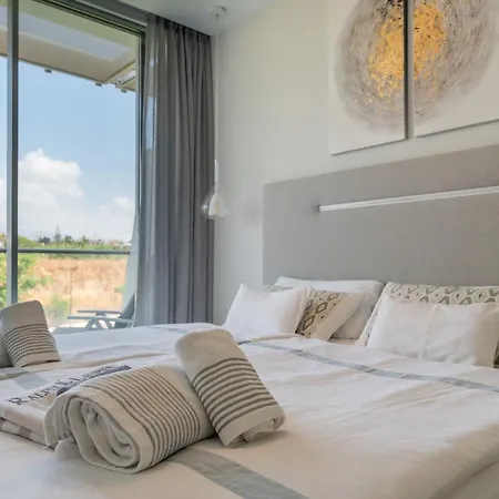 아파트 Edge Luxury Beachfront 3br, 3 Pools, Spa, Gym 에스테포나